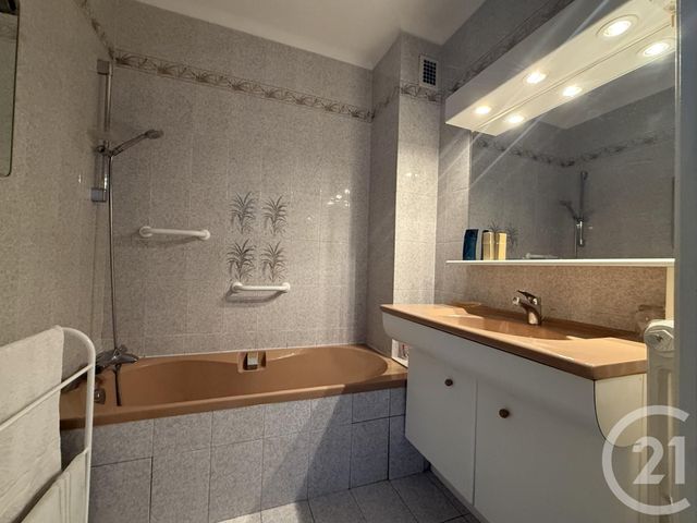 Appartement T5 à vendre - 5 pièces - 98.18 m2 - GRENOBLE - 38 - RHONE-ALPES - Century 21 Agence Foch