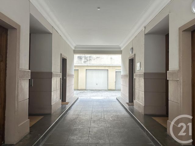 Afficher la photo en grand Appartement T3 à vendre - 4 pièces - 61.36 m2 - GRENOBLE - 38 - RHONE-ALPES - Century 21 Agence Foch