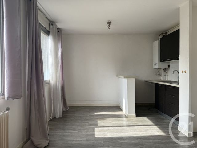 Appartement F1 à vendre - 1 pièce - 32.42 m2 - GRENOBLE - 38 - RHONE-ALPES - Century 21 Agence Foch
