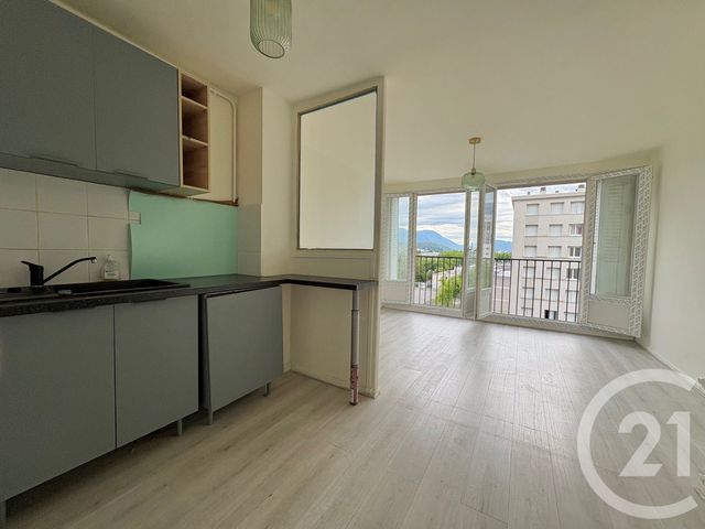 Appartement Studio à vendre - 1 pièce - 27.0 m2 - GRENOBLE - 38 - RHONE-ALPES - Century 21 Agence Foch