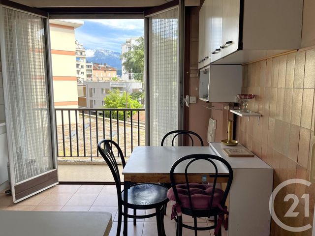 Appartement T5 à vendre - 4 pièces - 108.28 m2 - GRENOBLE - 38 - RHONE-ALPES - Century 21 Agence Foch