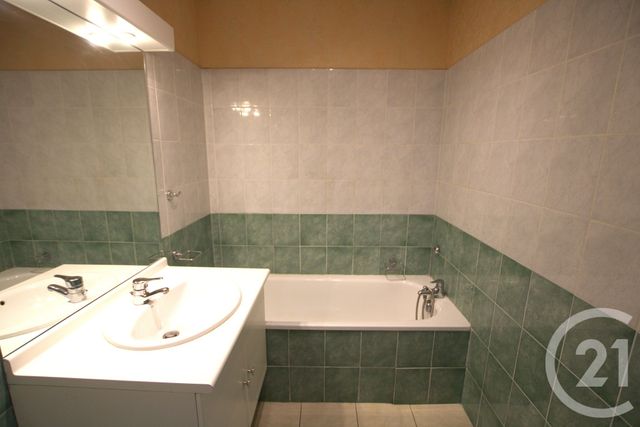 Appartement F2 à vendre - 2 pièces - 43.18 m2 - ECHIROLLES - 38 - RHONE-ALPES - Century 21 Agence Foch