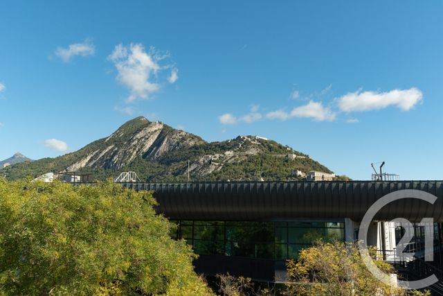 Appartement T3 à vendre - 3 pièces - 88.47 m2 - GRENOBLE - 38 - RHONE-ALPES - Century 21 Agence Foch