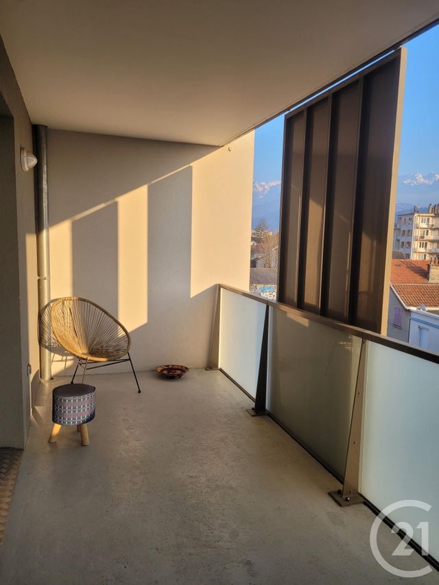 Appartement T3 à vendre - 3 pièces - 63.41 m2 - GRENOBLE - 38 - RHONE-ALPES - Century 21 Agence Foch