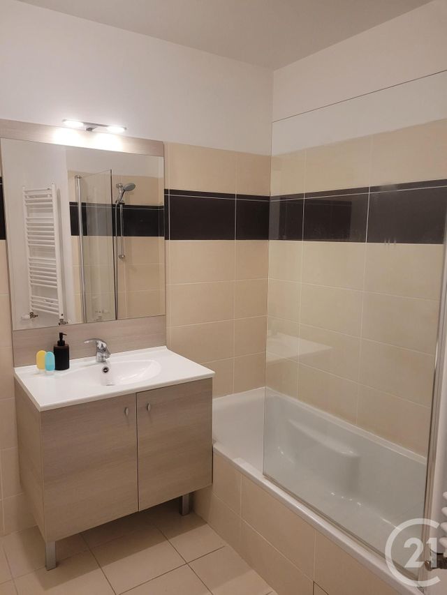 Appartement T3 à vendre - 3 pièces - 63.41 m2 - GRENOBLE - 38 - RHONE-ALPES - Century 21 Agence Foch