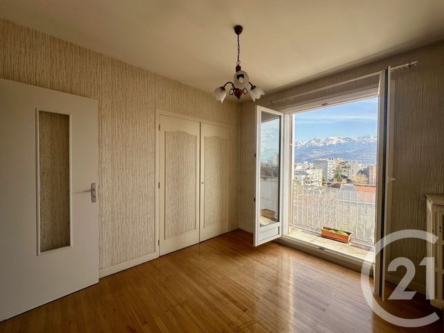 Appartement T4 à vendre - 4 pièces - 70.17 m2 - GRENOBLE - 38 - RHONE-ALPES - Century 21 Agence Foch