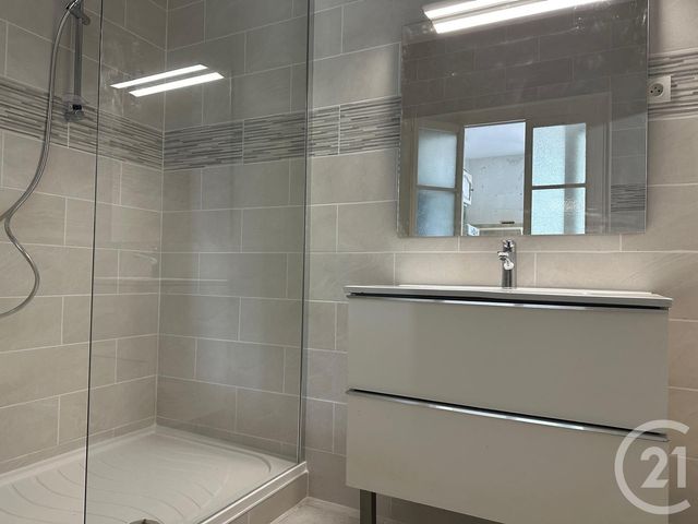 Appartement T2 à vendre - 2 pièces - 60.73 m2 - FONTAINE - 38 - RHONE-ALPES - Century 21 Agence Foch