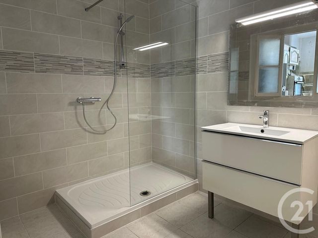 Appartement T2 à vendre - 2 pièces - 60.73 m2 - FONTAINE - 38 - RHONE-ALPES - Century 21 Agence Foch