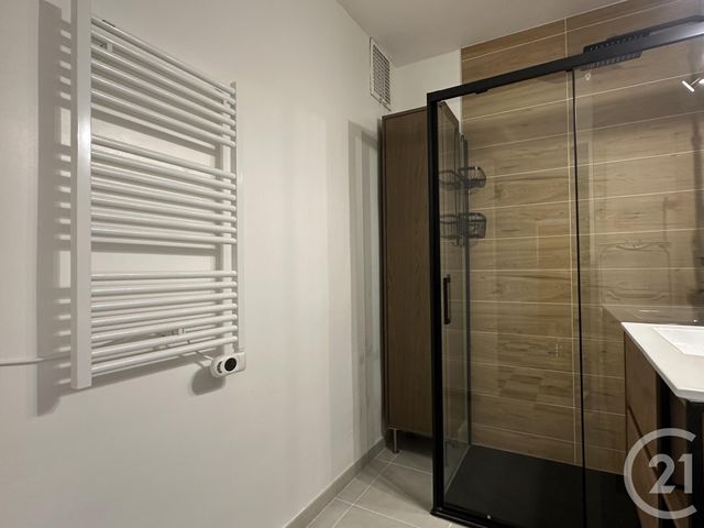 Appartement T4 à louer - 4 pièces - 80.76 m2 - GRENOBLE - 38 - RHONE-ALPES - Century 21 Agence Foch