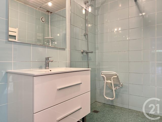 Appartement T3 à louer - 3 pièces - 84.52 m2 - BIVIERS - 38 - RHONE-ALPES - Century 21 Agence Foch