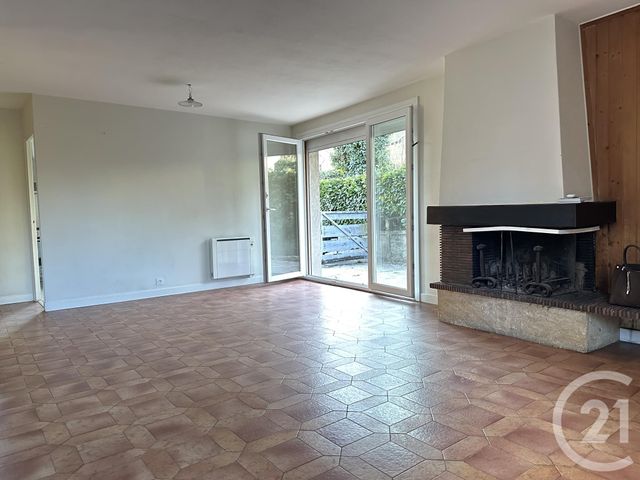 Appartement T3 à louer - 3 pièces - 84.52 m2 - BIVIERS - 38 - RHONE-ALPES - Century 21 Agence Foch