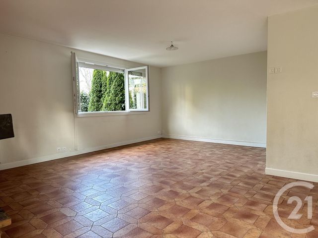 Appartement T3 à louer - 3 pièces - 84.52 m2 - BIVIERS - 38 - RHONE-ALPES - Century 21 Agence Foch