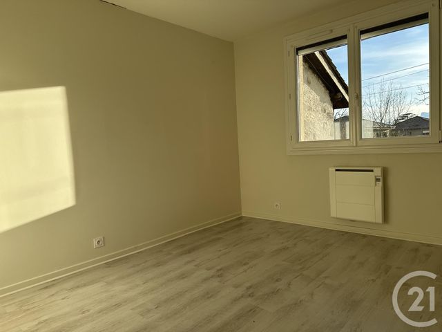 Appartement T3 à louer - 3 pièces - 84.52 m2 - BIVIERS - 38 - RHONE-ALPES - Century 21 Agence Foch