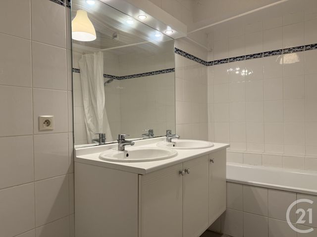 Appartement T4 à louer - 4 pièces - 87.65 m2 - GRENOBLE - 38 - RHONE-ALPES - Century 21 Agence Foch