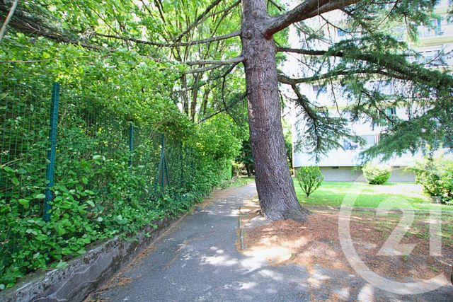 Appartement T4 à vendre - 4 pièces - 71.42 m2 - GRENOBLE - 38 - RHONE-ALPES - Century 21 Agence Foch