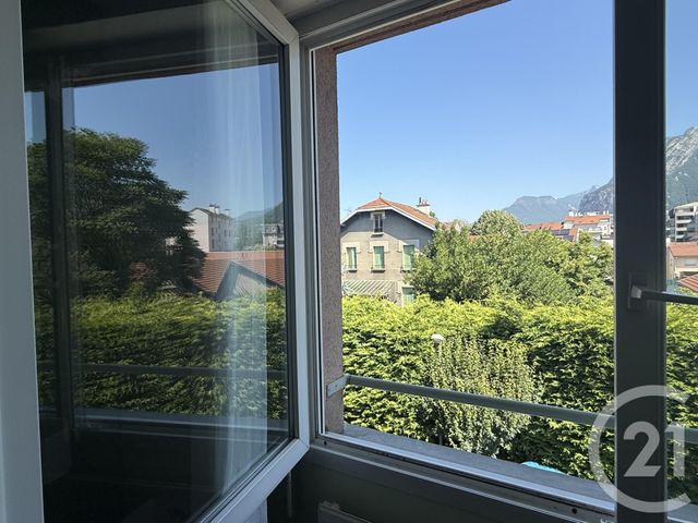 Appartement T3 à vendre - 3 pièces - 66.43 m2 - FONTAINE - 38 - RHONE-ALPES - Century 21 Agence Foch