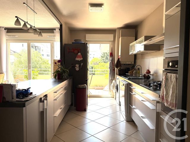 Appartement T3 à vendre - 3 pièces - 66.43 m2 - FONTAINE - 38 - RHONE-ALPES - Century 21 Agence Foch