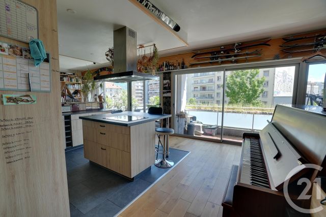 Appartement T3 à vendre - 3 pièces - 82.8 m2 - GRENOBLE - 38 - RHONE-ALPES - Century 21 Agence Foch