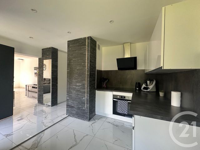 Appartement T4 à vendre - 4 pièces - 81.19 m2 - VILLARD BONNOT - 38 - RHONE-ALPES - Century 21 Agence Foch