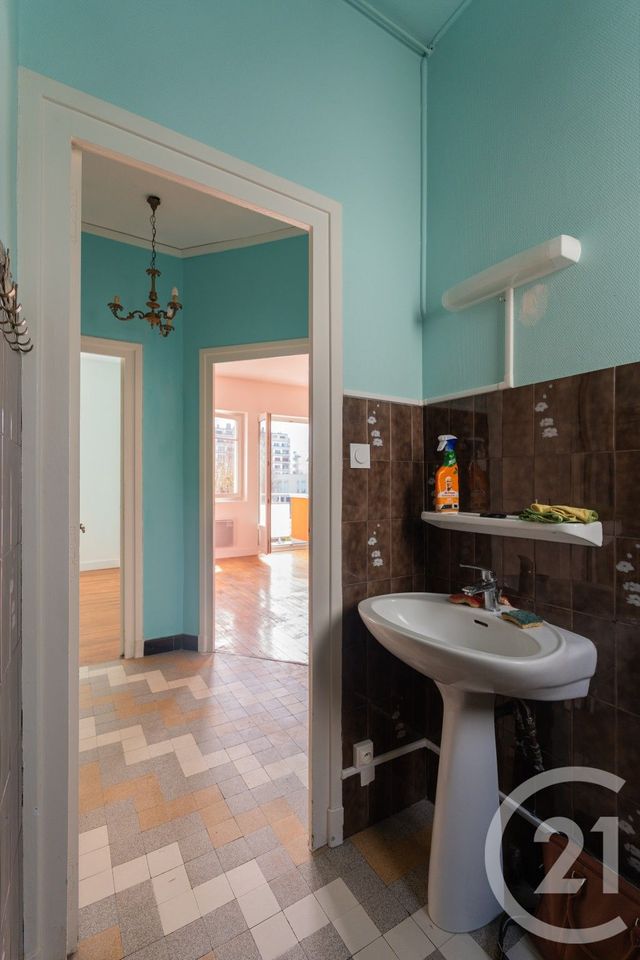 Appartement T4 à vendre - 4 pièces - 65.4 m2 - GRENOBLE - 38 - RHONE-ALPES - Century 21 Agence Foch
