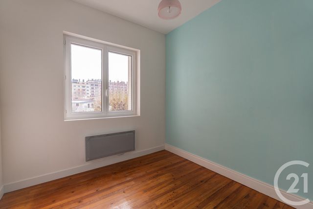 Appartement T4 à vendre - 4 pièces - 65.4 m2 - GRENOBLE - 38 - RHONE-ALPES - Century 21 Agence Foch