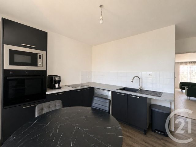 Appartement T5 à vendre - 4 pièces - 91.3 m2 - GRENOBLE - 38 - RHONE-ALPES - Century 21 Agence Foch