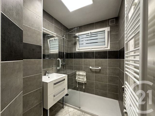 Appartement T4 à vendre - 4 pièces - 67.51 m2 - GRENOBLE - 38 - RHONE-ALPES - Century 21 Agence Foch
