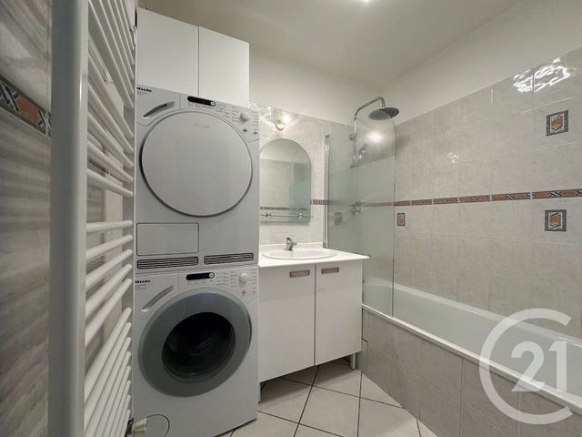 Appartement T3 à vendre - 3 pièces - 65.6 m2 - GRENOBLE - 38 - RHONE-ALPES - Century 21 Agence Foch
