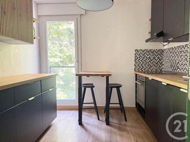 Appartement T4 à louer - 4 pièces - 88.02 m2 - GRENOBLE - 38 - RHONE-ALPES - Century 21 Agence Foch