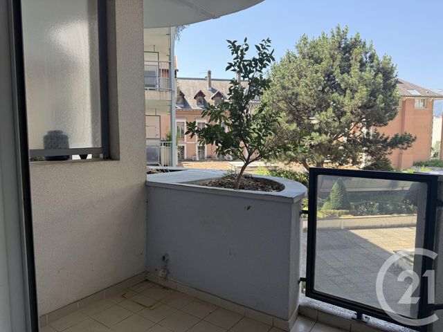 Appartement T4 à louer - 4 pièces - 88.02 m2 - GRENOBLE - 38 - RHONE-ALPES - Century 21 Agence Foch