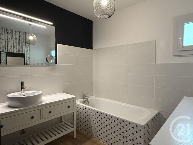 Appartement T4 à louer - 4 pièces - 88.02 m2 - GRENOBLE - 38 - RHONE-ALPES - Century 21 Agence Foch