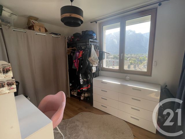 Appartement à vendre - 3 pièces - 59.05 m2 - ST EGREVE - 38 - RHONE-ALPES - Century 21 Agence Foch