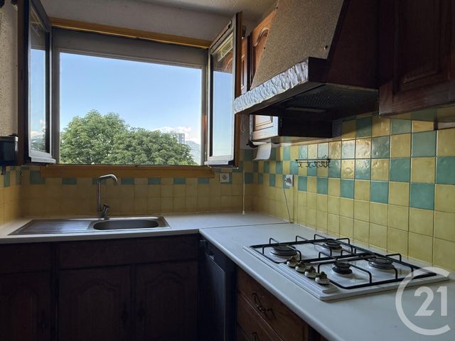 Appartement T3 à vendre - 3 pièces - 53.43 m2 - ECHIROLLES - 38 - RHONE-ALPES - Century 21 Agence Foch