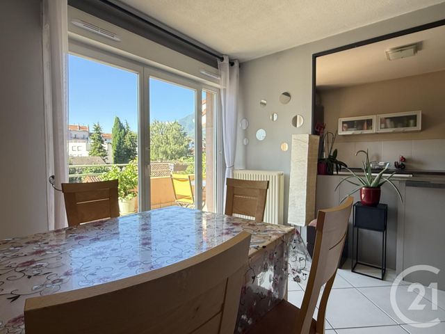 Appartement T3 à vendre - 3 pièces - 66.43 m2 - FONTAINE - 38 - RHONE-ALPES - Century 21 Agence Foch