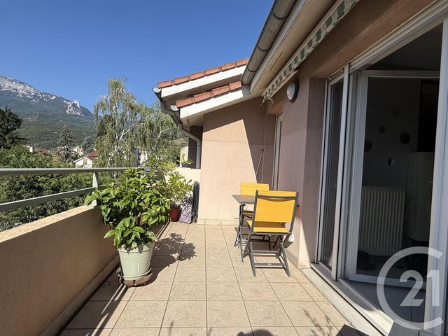Appartement T3 à vendre - 3 pièces - 66.43 m2 - FONTAINE - 38 - RHONE-ALPES - Century 21 Agence Foch