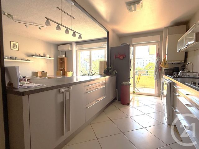 Appartement T3 à vendre - 3 pièces - 66.43 m2 - FONTAINE - 38 - RHONE-ALPES - Century 21 Agence Foch