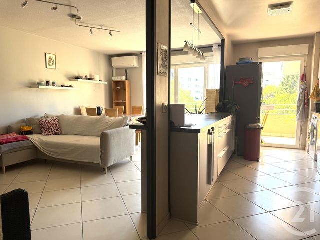 Appartement T3 à vendre - 3 pièces - 66.43 m2 - FONTAINE - 38 - RHONE-ALPES - Century 21 Agence Foch