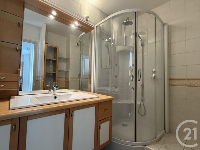 Appartement T4 à vendre - 3 pièces - 86.96 m2 - ECHIROLLES - 38 - RHONE-ALPES - Century 21 Agence Foch
