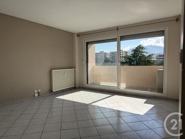 Appartement T4 à vendre - 3 pièces - 86.96 m2 - ECHIROLLES - 38 - RHONE-ALPES - Century 21 Agence Foch