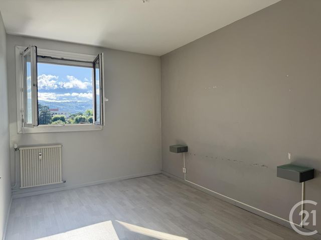 Appartement T4 à vendre - 3 pièces - 86.96 m2 - ECHIROLLES - 38 - RHONE-ALPES - Century 21 Agence Foch