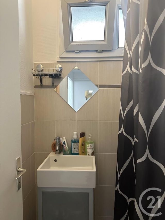 Afficher la photo en grand Appartement Studio à vendre - 1 pièce - 15.94 m2 - GRENOBLE - 38 - RHONE-ALPES - Century 21 Agence Foch