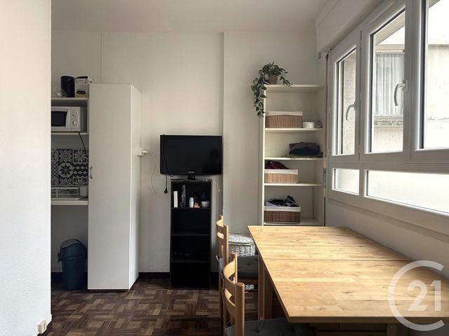 Afficher la photo en grand Appartement Studio à vendre - 1 pièce - 15.94 m2 - GRENOBLE - 38 - RHONE-ALPES - Century 21 Agence Foch